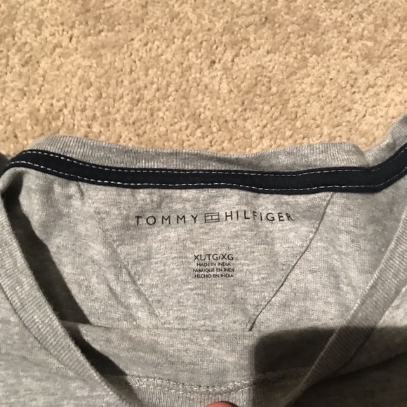 Grey Tommy Hilfiger T-shirt - Picture 3 of 3